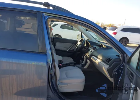 2014 Subaru Forester 2.5I Premium z USA, uszkodzony, nr VIN JF2SJAEC4EH465499